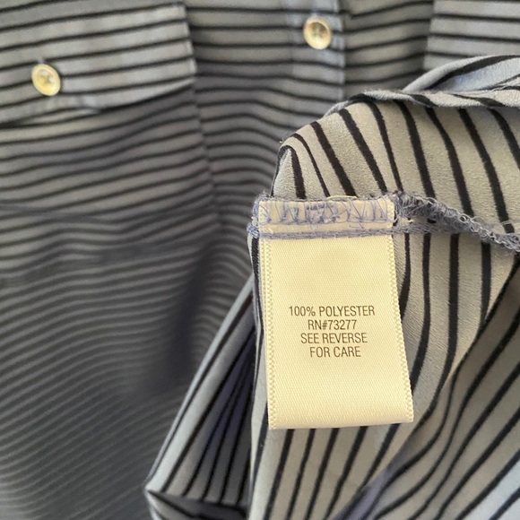 Striped Sleeveless Button-down Blouse - Picture 4 of 4